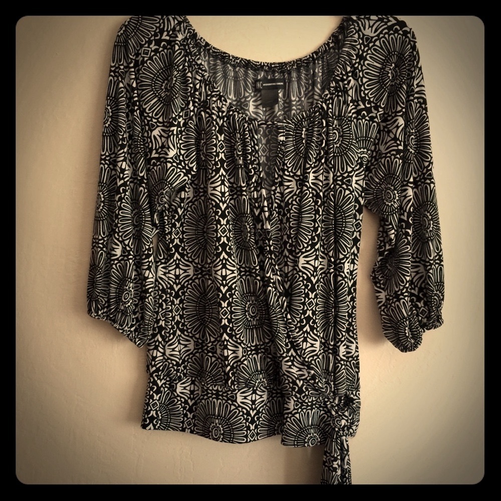 INC black & white design stretch peasant top